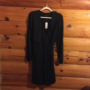 BANANA REPUBLIC BLACK WRAP DRESS
